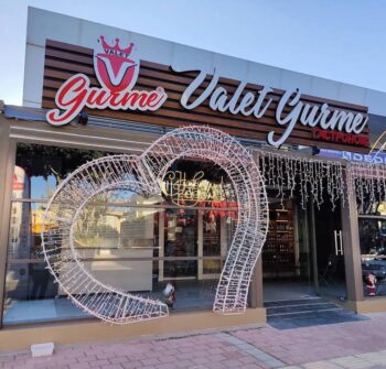 Valet Gurme, Lara
